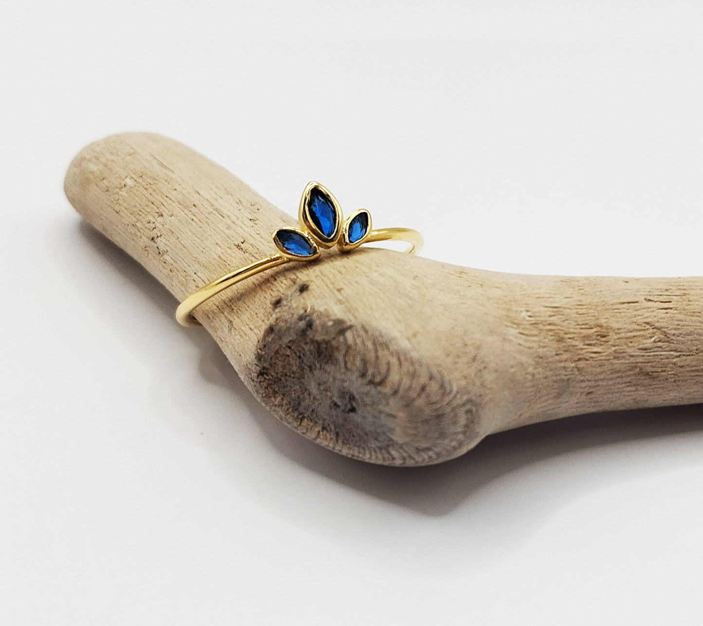 Blue Zirconia Leaf Ring